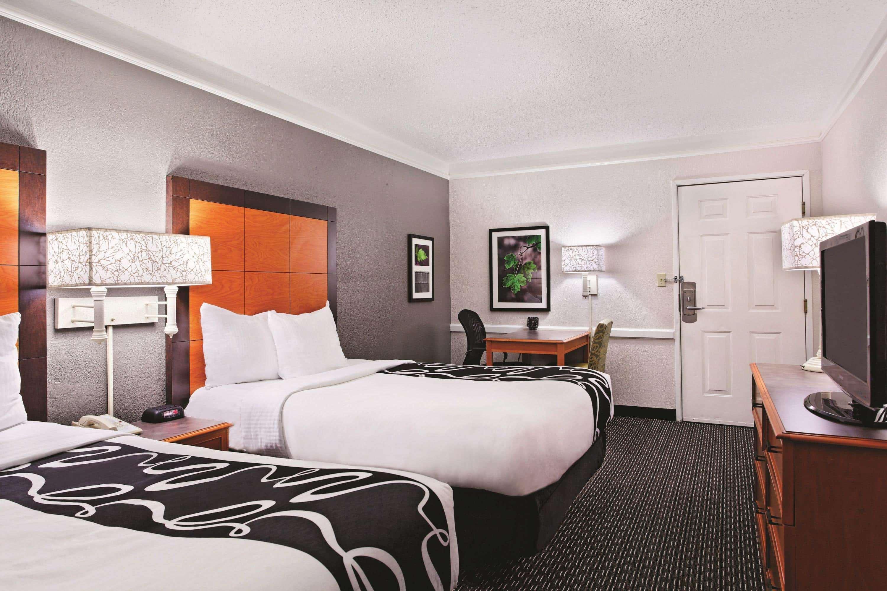 La Quinta Inn By Wyndham Σαμπέιν Εξωτερικό φωτογραφία