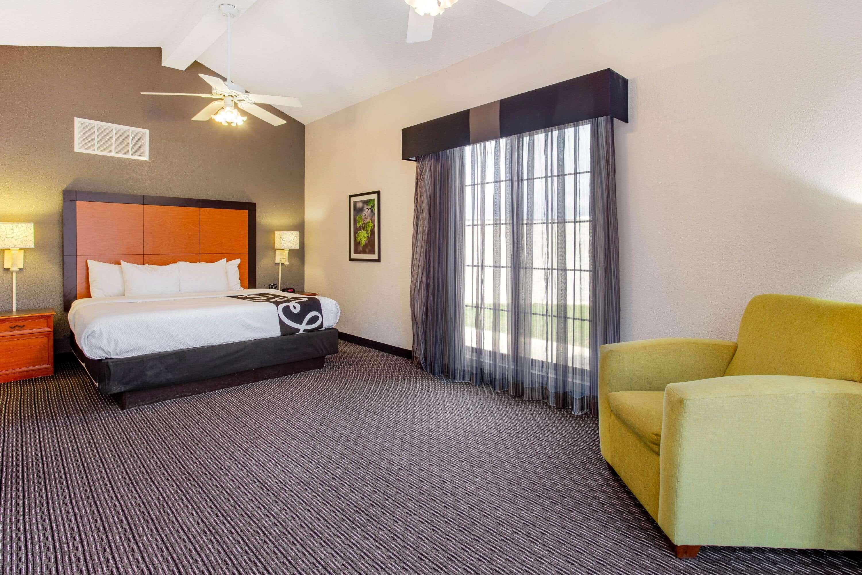 La Quinta Inn By Wyndham Σαμπέιν Εξωτερικό φωτογραφία