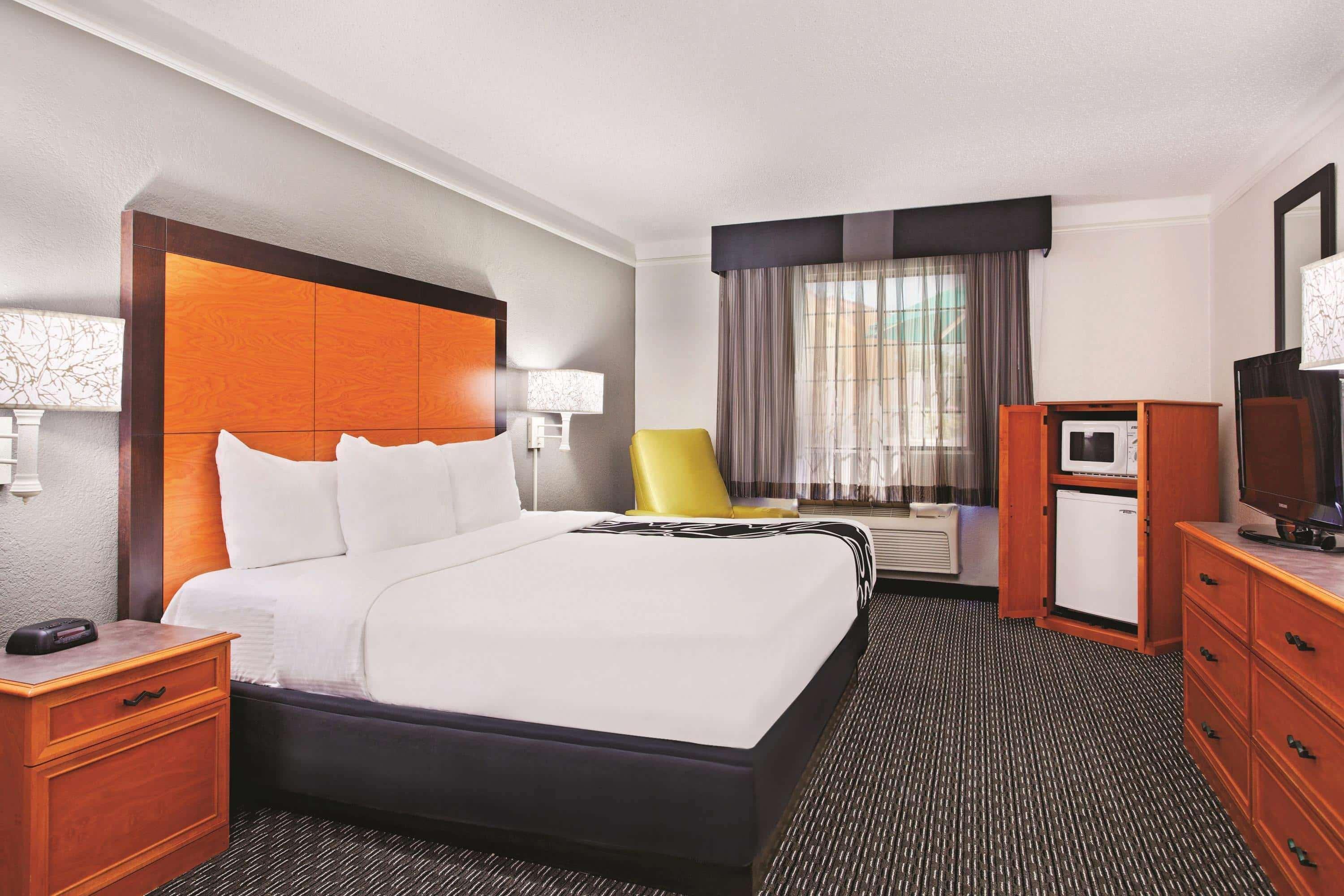 La Quinta Inn By Wyndham Σαμπέιν Εξωτερικό φωτογραφία