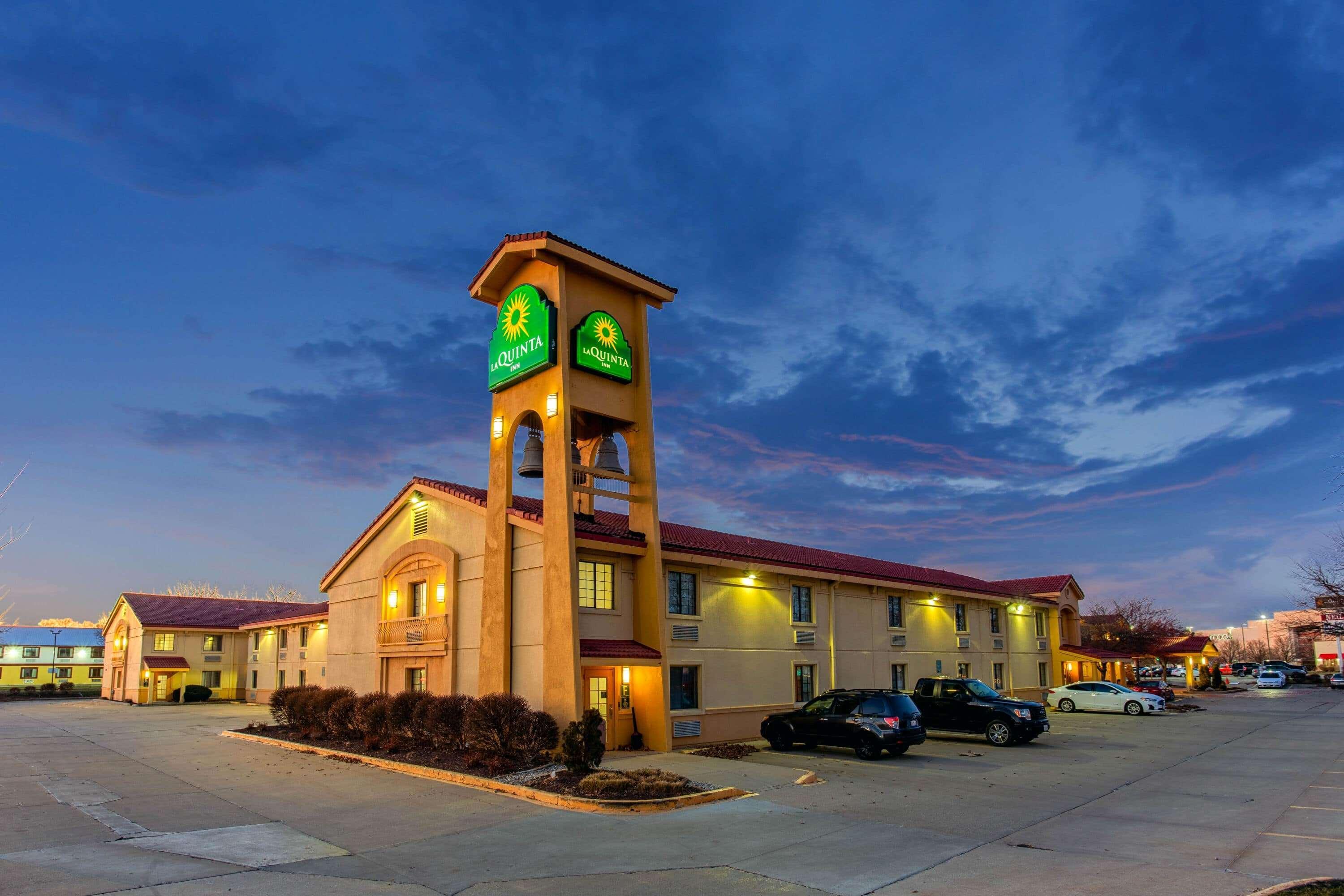 La Quinta Inn By Wyndham Σαμπέιν Εξωτερικό φωτογραφία
