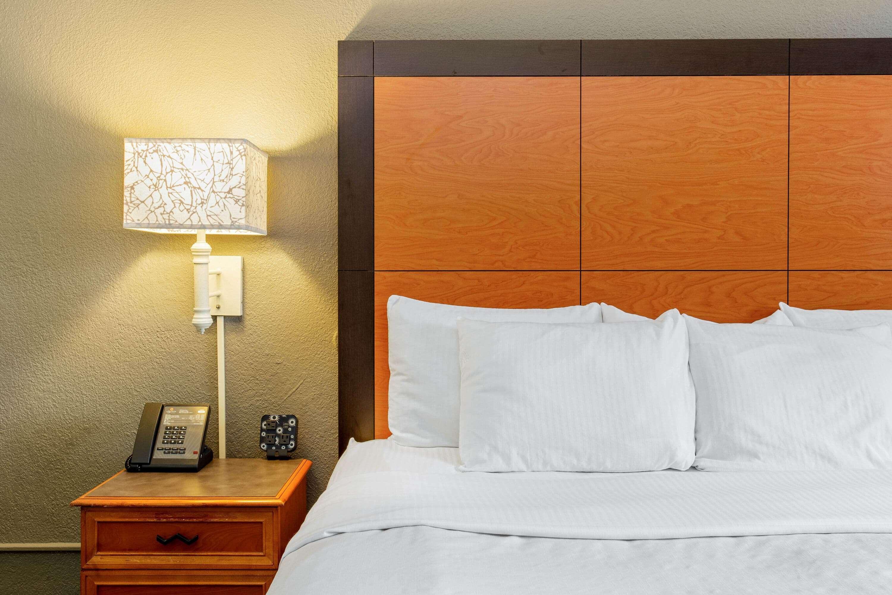 La Quinta Inn By Wyndham Σαμπέιν Εξωτερικό φωτογραφία